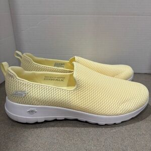 Skechers Women’s Lemon Yellow Slip-in Knit Go Walk Performance Sneakers 11